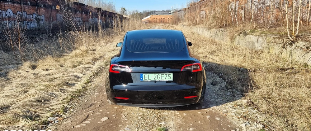Tesla Model 3 cena 90000 przebieg: 83400, rok produkcji 2019 z Łódź małe 667